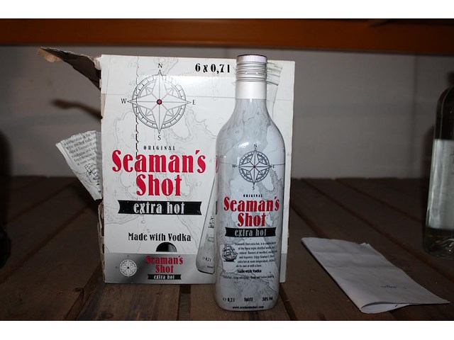 Zes flessen seaman´s shot extra hot. - afbeelding 1 van  2