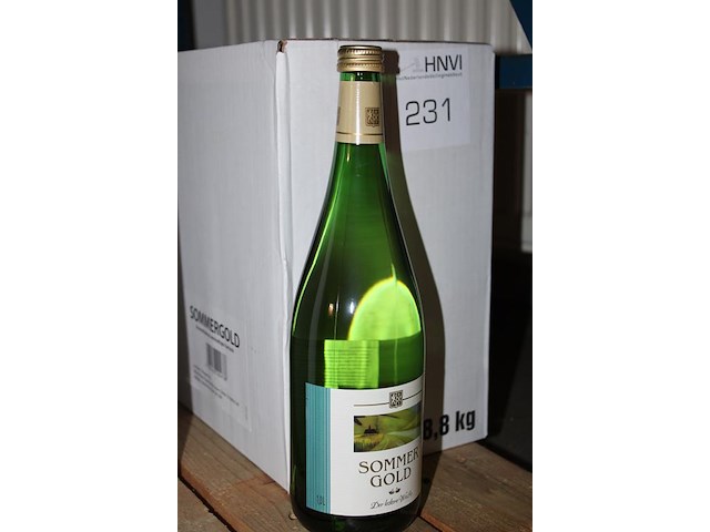 Zes flessen witte wijn sommergold. - afbeelding 2 van  2