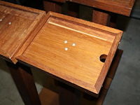 Zes houten beursstatieven t.b.v. tablet. hoogte 105 cm. - afbeelding 3 van  3