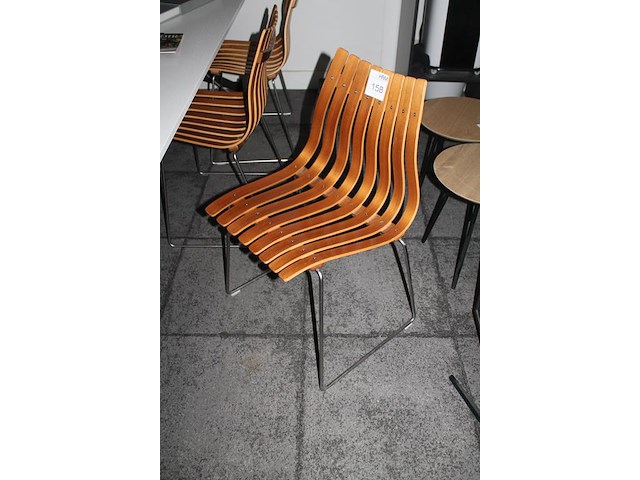 Zes houten designstoelen fjordfiesta scandia junior eiken designed by hans brattrud. - afbeelding 2 van  4