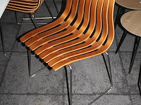 Zes houten designstoelen fjordfiesta scandia junior eiken designed by hans brattrud. - afbeelding 2 van  4