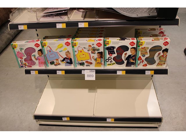 Zes kinderkostuums w.o. kapper, kok en politie, 12 sets. - afbeelding 1 van  3