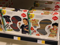 Zes kinderkostuums w.o. kapper, kok en politie, 12 sets. - afbeelding 2 van  3