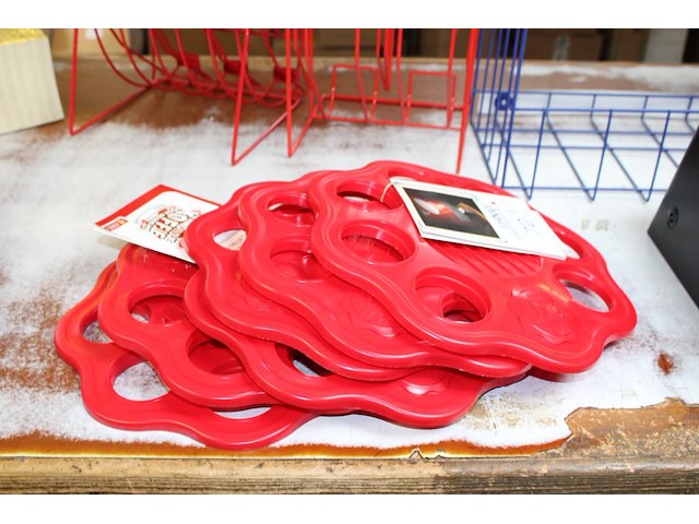Zes koffietrays / dienbladen. doorsnede 33 cm. - afbeelding 1 van  2