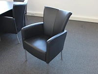 Zes lederen stoelen met uitbuikstand - afbeelding 2 van  3
