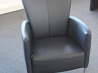 Zes lederen stoelen met uitbuikstand - afbeelding 3 van  3