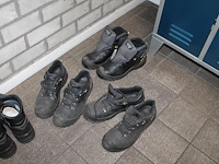 Zes paar werkschoenen. - afbeelding 2 van  3