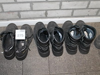 Zes paar werkschoenen. - afbeelding 3 van  3