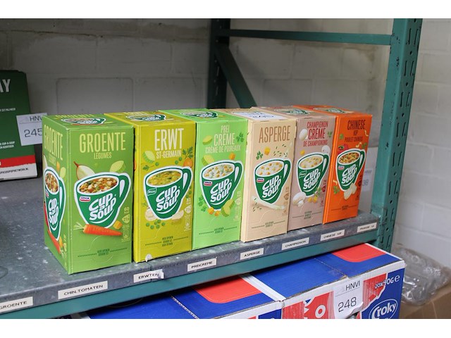 Zes pakken cup-a-soup in diverse smaken. - afbeelding 2 van  2
