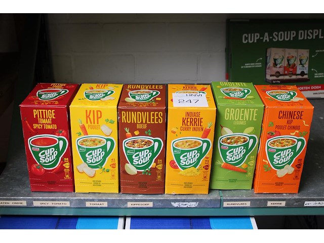 Zes pakken cup-a-soup in diverse smaken. - afbeelding 1 van  2