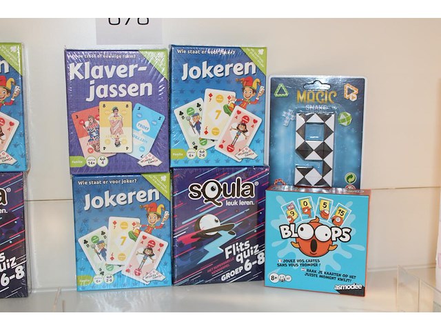Zes reisspellen w.o. bloops, klaveren jassen en magic nine. - afbeelding 1 van  1