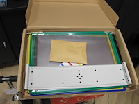 Zes secretaresse-hulpjes djois. 10 pagina's. - afbeelding 2 van  2