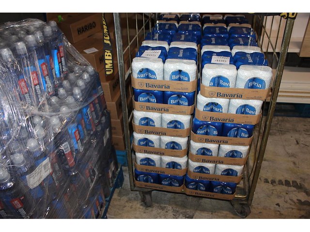 Zes trays bavaria bier. 144 blikjes. tht 9-26. bod inclusief statiegeldwaarde van 21,60 euro. - afbeelding 1 van  2