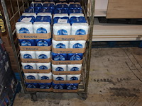 Zes trays bavaria bier. 144 blikjes. tht 9-26. bod inclusief statiegeldwaarde van 21,60 euro.