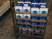 Zes trays bavaria bier. 144 blikjes. tht 9-26. bod inclusief statiegeldwaarde van 21,60 euro.