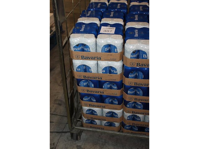 Zes trays bavaria bier. 144 blikjes. tht 9-26. bod inclusief statiegeldwaarde van 21,60 euro. - afbeelding 2 van  2