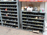 Zes vakkenkasten gevuld met grote hoeveelheid bevestigingsmaterialenw.o. bouten, moeren, pluggen, ringen, s... - afbeelding 3 van  10