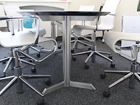 Zes verrijdbare stoelen. exclusief tafel - afbeelding 2 van  4