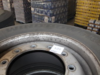 Zes vrachtwagen banden op velg w.o. maatvoering 385/65r22,5. - afbeelding 2 van  6