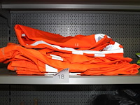 Zes werkbroeken hydrowear maten 50, 52 (twee), 56 (twee), 58 en één overall maat xl