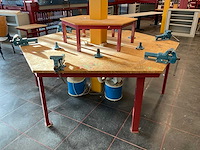 Zeskant werkbank met heuer bankschroeven en afzuiging