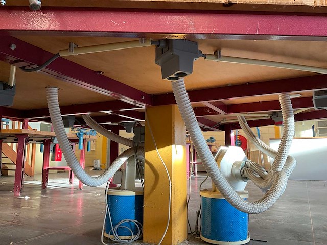 Zeskant werkbank met heuer bankschroeven en afzuiging - afbeelding 7 van  10