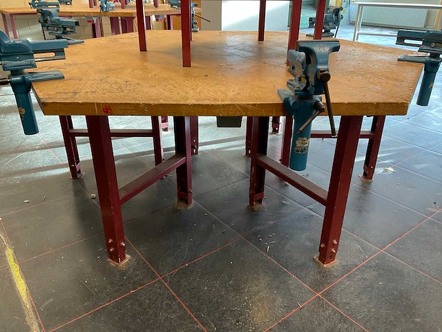 Zeskant werkbank met heuer bankschroeven - afbeelding 3 van  7