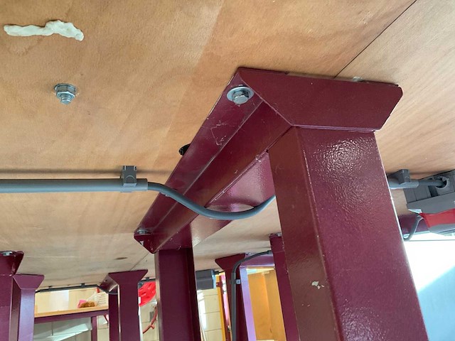 Zeskant werkbank met heuer bankschroeven - afbeelding 2 van  10