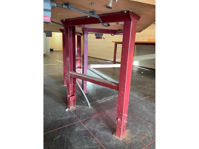 Zeskant werkbank met heuer bankschroeven - afbeelding 5 van  10