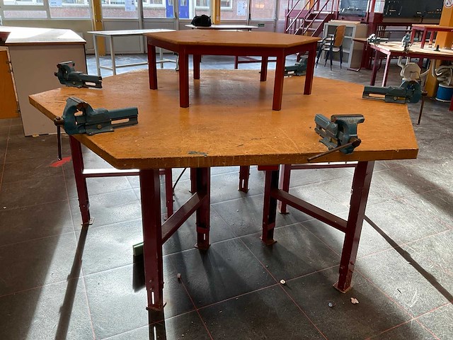 Zeskant werkbank met heuer bankschroeven - afbeelding 9 van  10