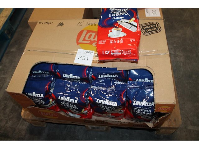 Zestien kilopakken koffiebonen lavazza crema e gusto. tht 30-12-2024. - afbeelding 1 van  1