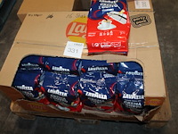 Zestien kilopakken koffiebonen lavazza crema e gusto. tht 30-12-2024. - afbeelding 1 van  1