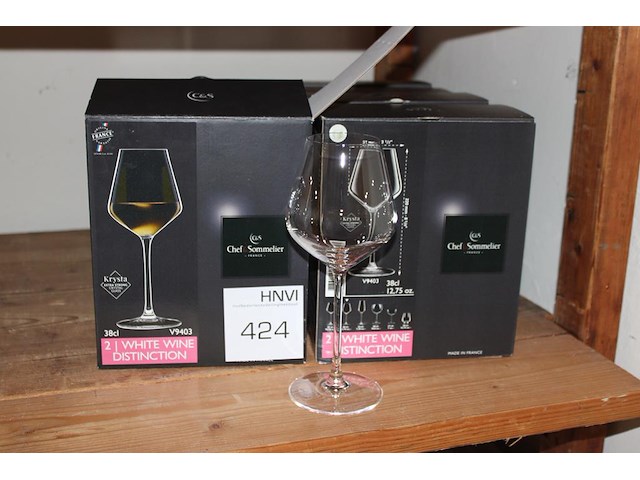 Zestien witte wijnglazen 38 cl. - afbeelding 1 van  2