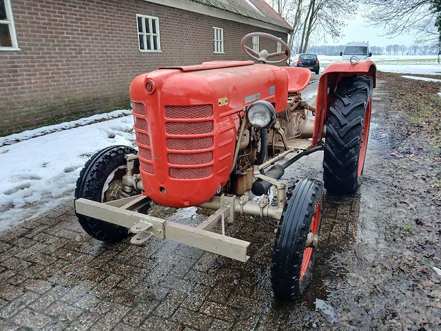 Zetor 2011 oldtimer tractor - afbeelding 1 van  14