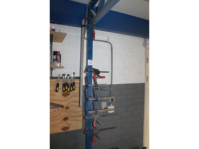 Zeven diverse lijmklemmen. - afbeelding 2 van  3