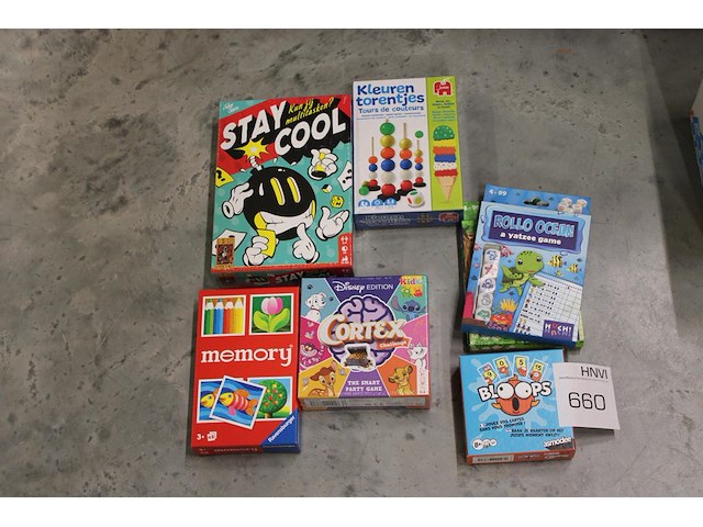 Zeven diverse reisspellen w.o. memory en staycool. - afbeelding 1 van  2