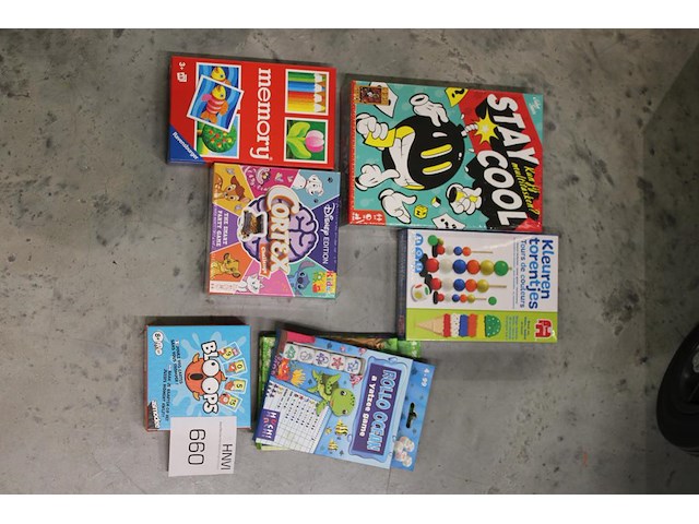 Zeven diverse reisspellen w.o. memory en staycool. - afbeelding 2 van  2