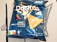 Zeven dozen chips doritos en croky. tht 5, 6 en 7-26. - afbeelding 3 van  4