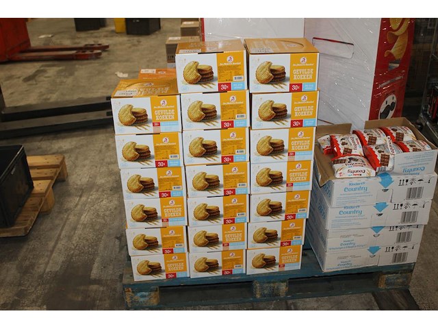 Zeven dozen gevulde koeken. 7x 30 stuks. tht 7-25. - afbeelding 1 van  2