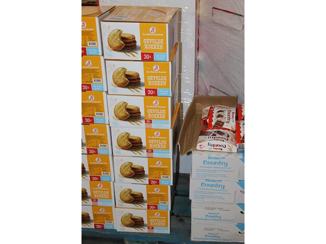 Zeven dozen gevulde koeken. 7x 30 stuks. tht 7-25. - afbeelding 2 van  2