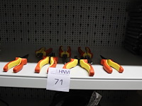 Zeven feiyue gereedschappen w.o. langbektang, striptang en combinatietang - afbeelding 1 van  2