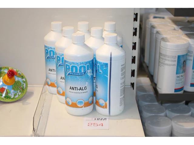Zeven flessen anti alg poolpower - afbeelding 1 van  2