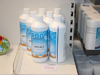 Zeven flessen anti alg poolpower
