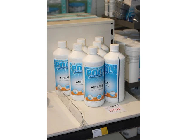 Zeven flessen anti alg poolpower - afbeelding 2 van  2