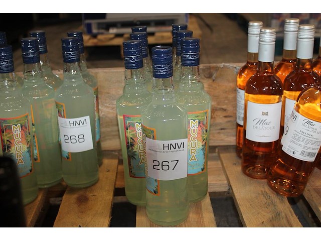 Zeven flessen mucura mojito. - afbeelding 1 van  2