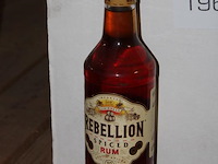 Zeven flessen rum rebellion. - afbeelding 2 van  2