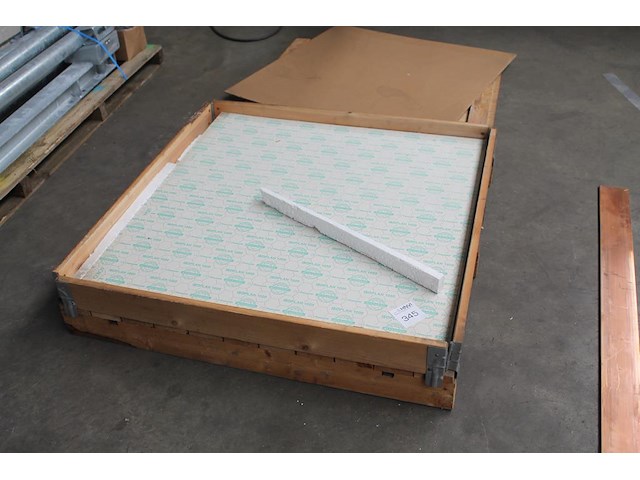 Zeven isolatieplaten isoplan 1000 in palletbox. afmeting 100 x 100 cm. - afbeelding 1 van  2