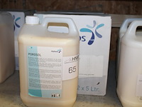 Zeven jerrycans a 5l impregneermiddel porosol. - afbeelding 1 van  4