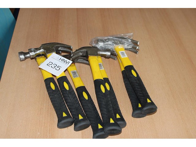 Zeven klauwhamers. - afbeelding 1 van  2