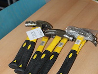 Zeven klauwhamers. - afbeelding 2 van  2